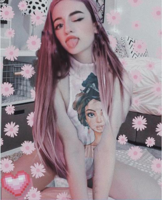 Webcam Model _your_little_girl__ Videos