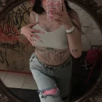 Webcam Model CuteAvery Videos