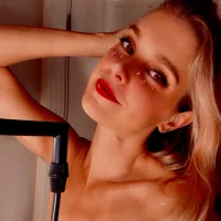 Webcam Model bellainparadise Videos