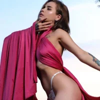 Webcam Model LindaMend Videos
