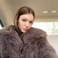 Webcam Model ElwynaBalle Videos