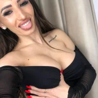 Webcam Model IzzaHicks Videos