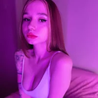 Webcam Model hotmelongirll Videos