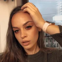 Webcam Model NellieHughes Videos