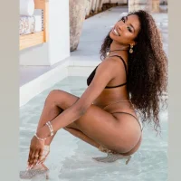 Webcam Model mismialove Videos