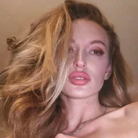 Webcam Model JoanWade Videos