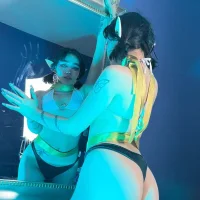 Webcam Model IrisMagiic Videos