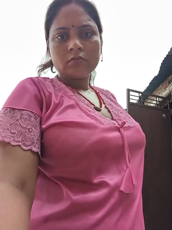 Webcam Model Aanushaka Videos