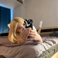 Webcam Model AraDewell Videos