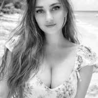 Webcam Model Emily__Kissable Videos