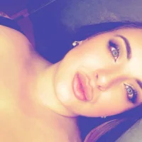 Webcam Model lairarose Videos