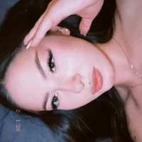 Webcam Model bratdealer Videos
