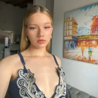 Webcam Model NicoleCut Videos