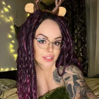 Webcam Model MaddisonEvans Videos