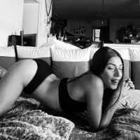 Webcam Model Zakiralove Videos