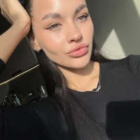 Webcam Model LynFares Videos