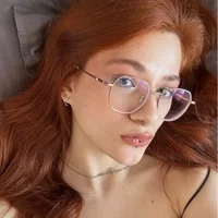Webcam Model NeeCarfave Videos
