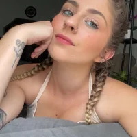 Webcam Model tipsyfroggy1 Videos