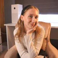 Webcam Model AdellReali Videos