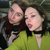 Webcam Model BettyandRich_ Videos