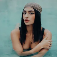 Webcam Model izzywild Videos