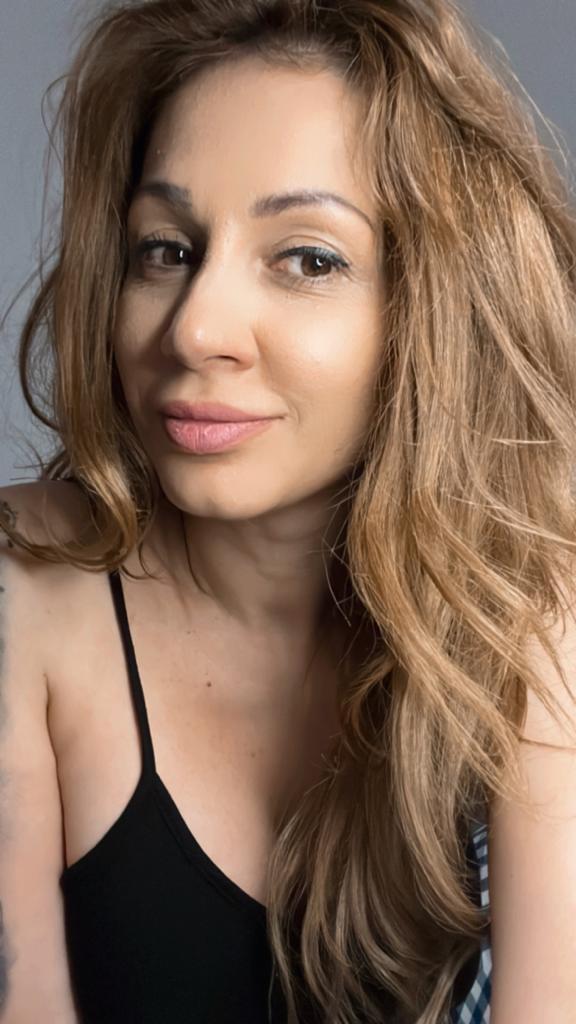 Webcam Model Aariana4u Videos