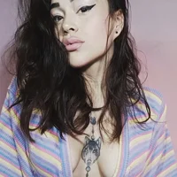 Webcam Model creamydiamond Videos