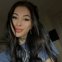 Webcam Model ElgaBracher Videos