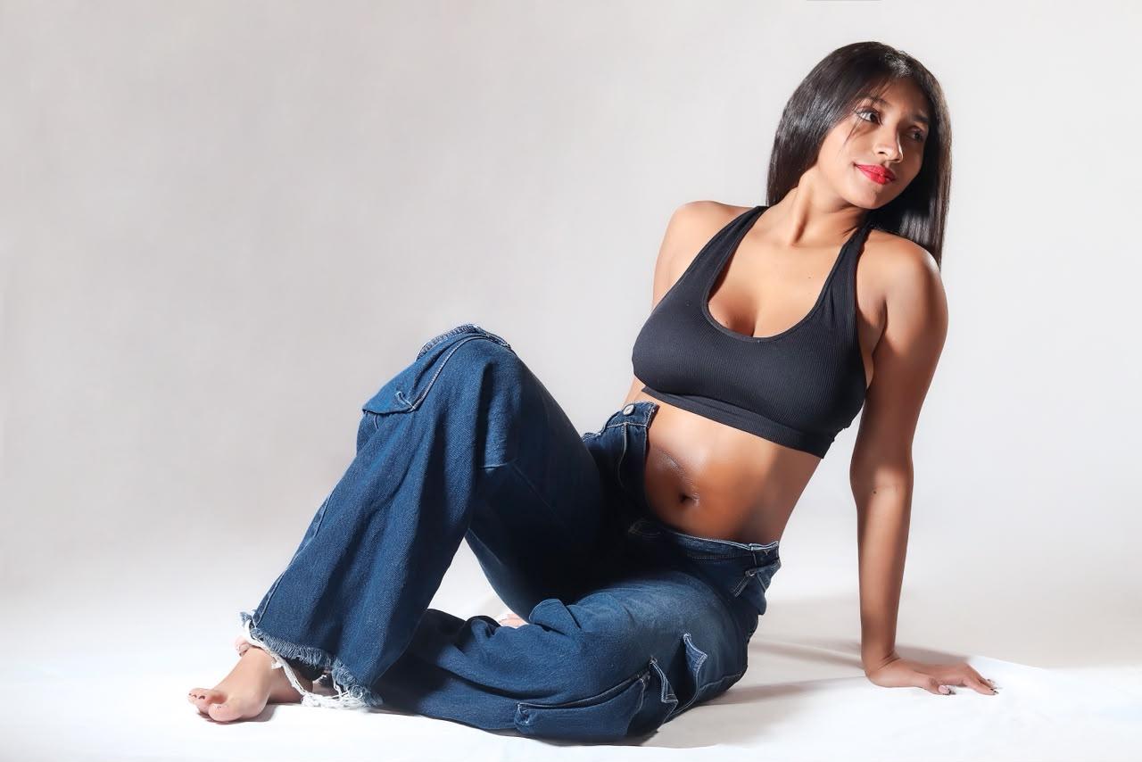 Webcam Model _monserrat__ Videos