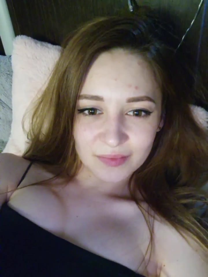 Webcam Model -yummy-cherry- Videos