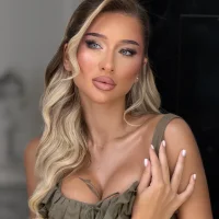 Webcam Model AvaShayy Videos