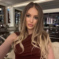Webcam Model caressyourself Videos