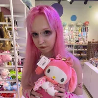 Webcam Model NeonyElf Videos