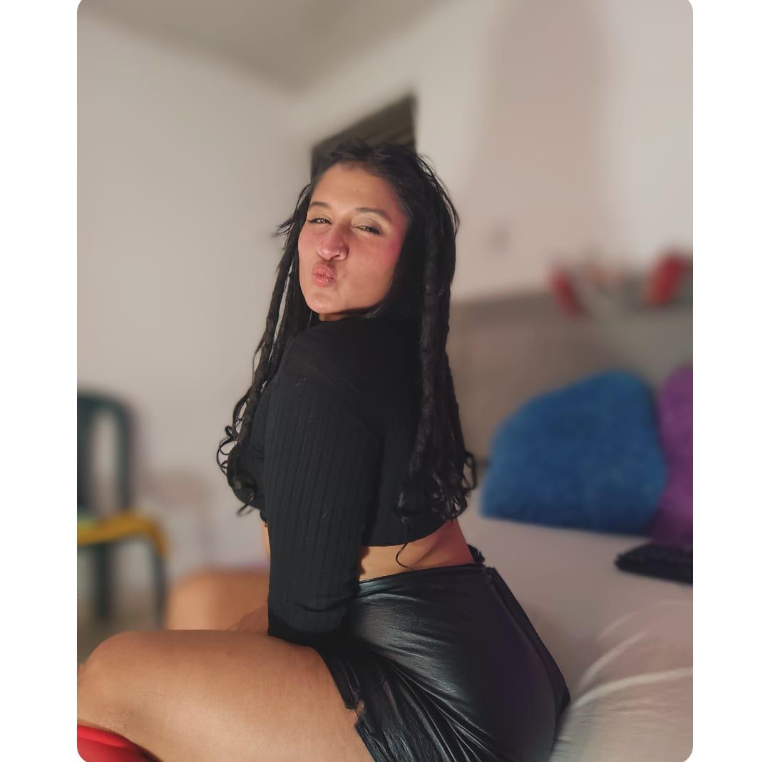 Webcam Model zoeholmes Videos