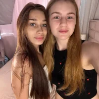 Webcam Model SandyRollow Videos