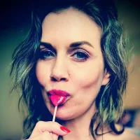 Webcam Model MaiseKnox Videos