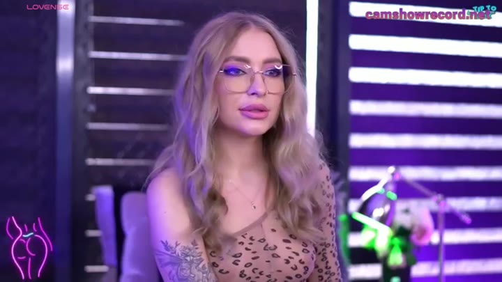 Webcam Model Adelleinne Videos