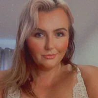 Webcam Model HottieLottie8 Videos
