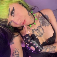 Webcam Model damnliciousss Videos