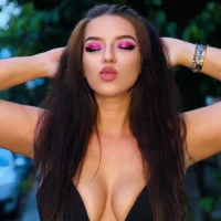 Webcam Model BrianaaMoon Videos
