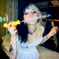 Webcam Model CoralineWind Videos