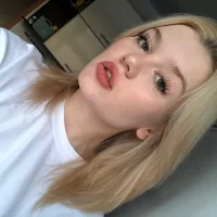 Webcam Model PrettyKristina Videos