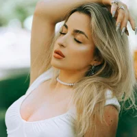 Webcam Model LiliBanger Videos