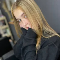 Webcam Model nikiredcheeks Videos