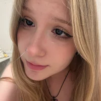 Webcam Model JoltingSmile Videos