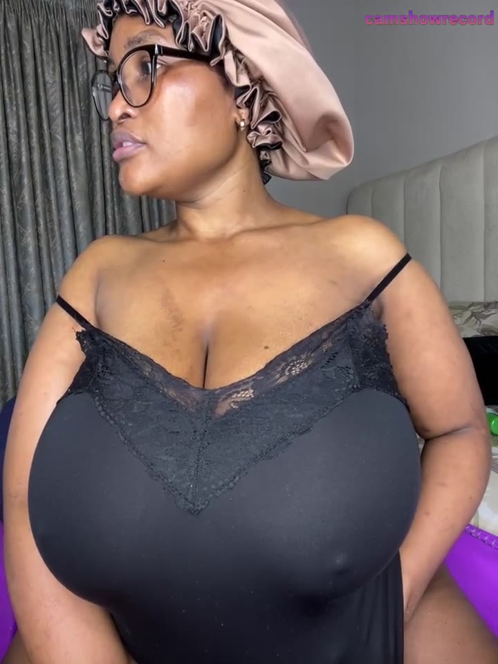 Bustygoddess32