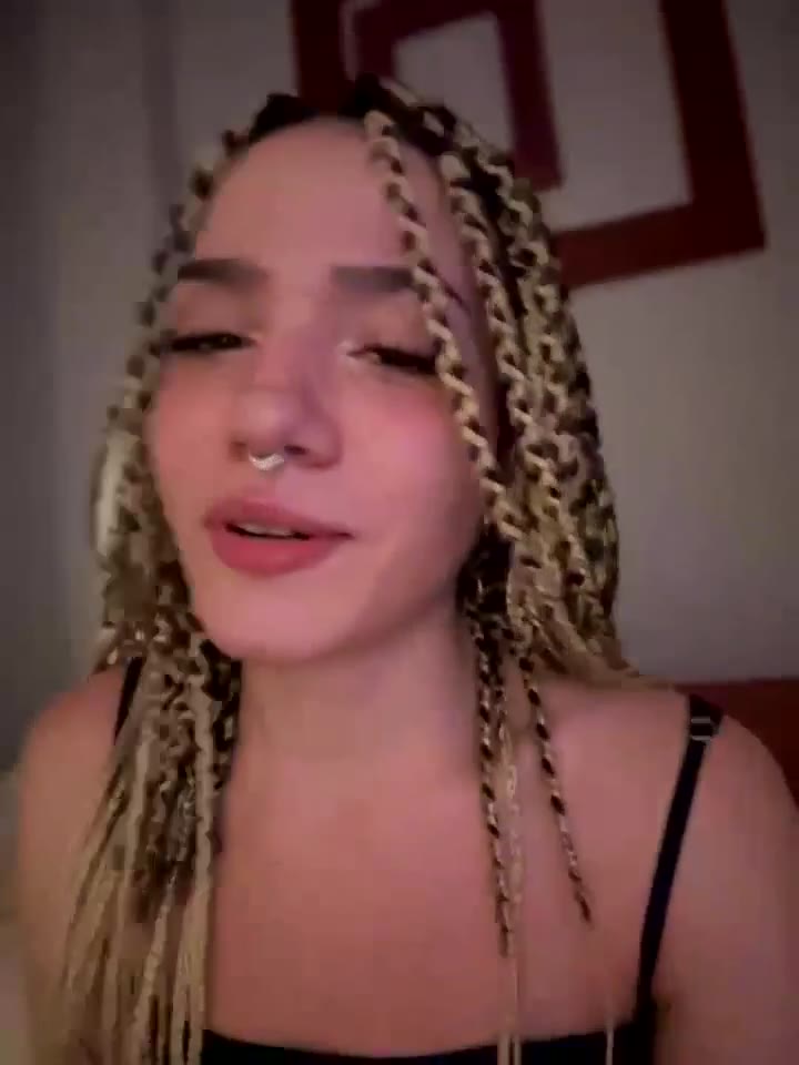 Webcam Model ShannonShanny Videos
