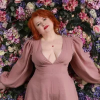 Webcam Model leiamillersonn Videos