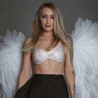 Webcam Model GraceCandy Videos
